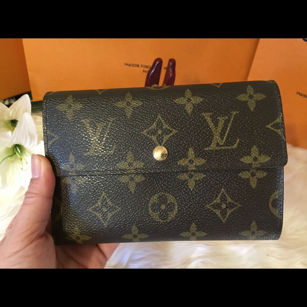 Authentic Louis Vuitton tresor etui wallet