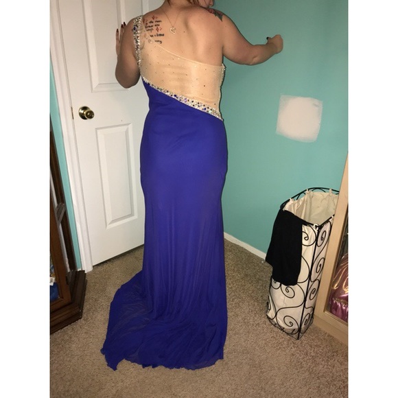PROM DRESS - Picture 5 of 6