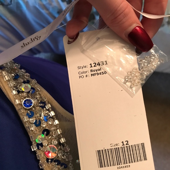 PROM DRESS - Picture 6 of 6