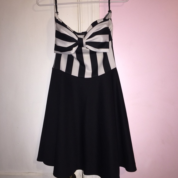 Forever 21 Dresses & Skirts - Brand new forever 21 strapless dress