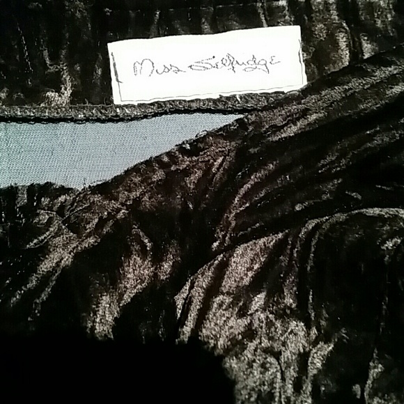 Miss Selfridge black crush velvet boned top. - Picture 7 of 7