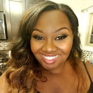 Meet your Posher, Leticia