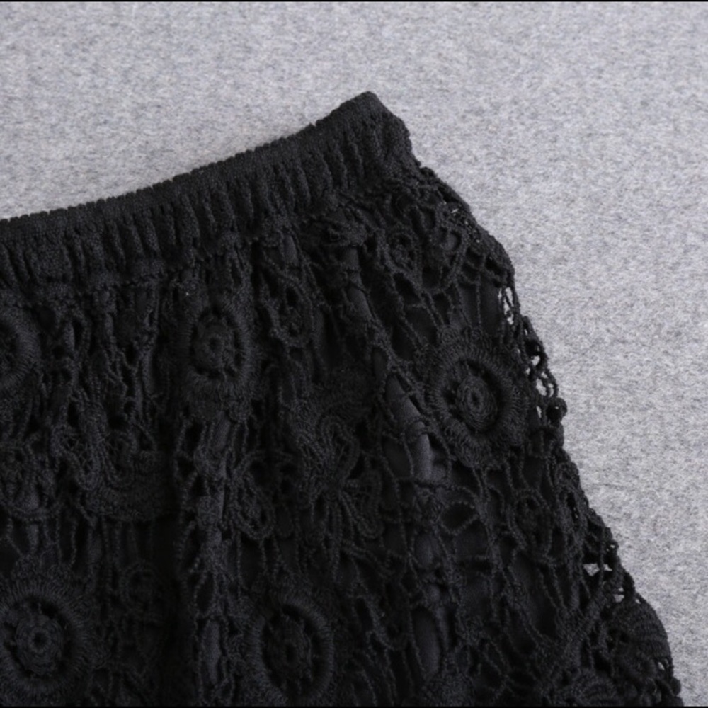 LAST 1 Festival bohemian crochet fringe shorts - Picture 3 of 3