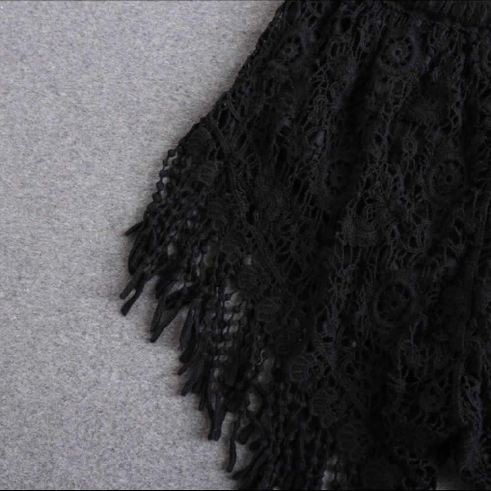 LAST 1 Festival bohemian crochet fringe shorts - Picture 2 of 3