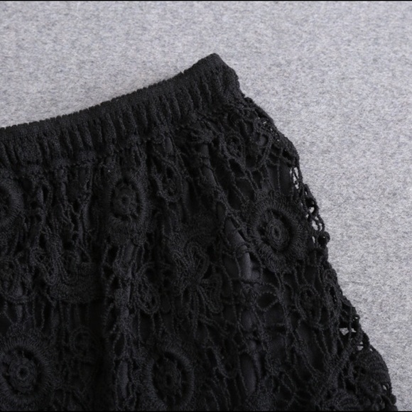 LAST 1 Festival bohemian crochet fringe shorts - Picture 3 of 3