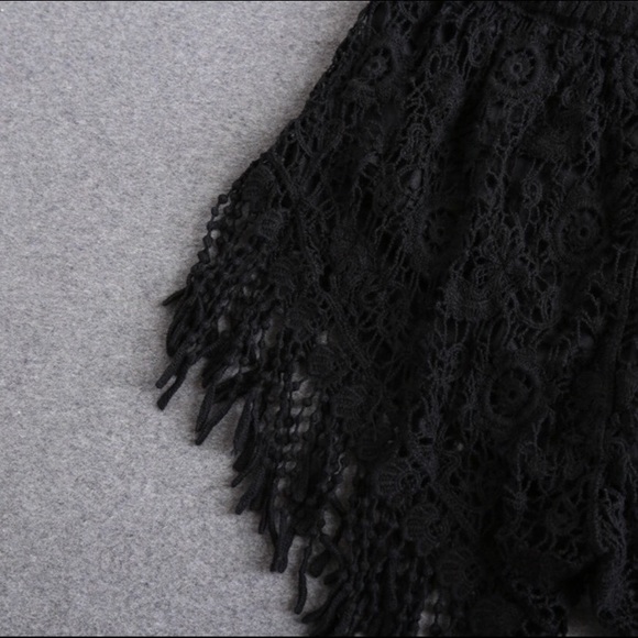 LAST 1 Festival bohemian crochet fringe shorts - Picture 2 of 3