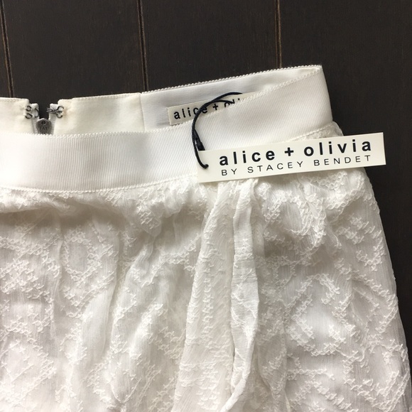 NEW Alice + Olivia White Lace High Low Skirt - Picture 3 of 5