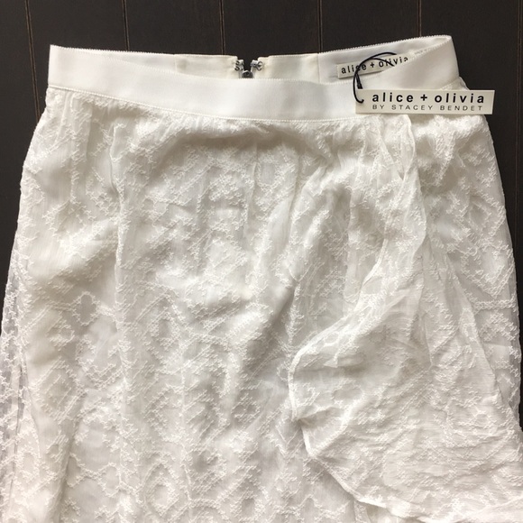 NEW Alice + Olivia White Lace High Low Skirt - Picture 4 of 5