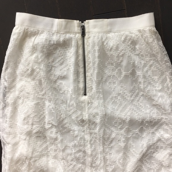 NEW Alice + Olivia White Lace High Low Skirt - Picture 5 of 5