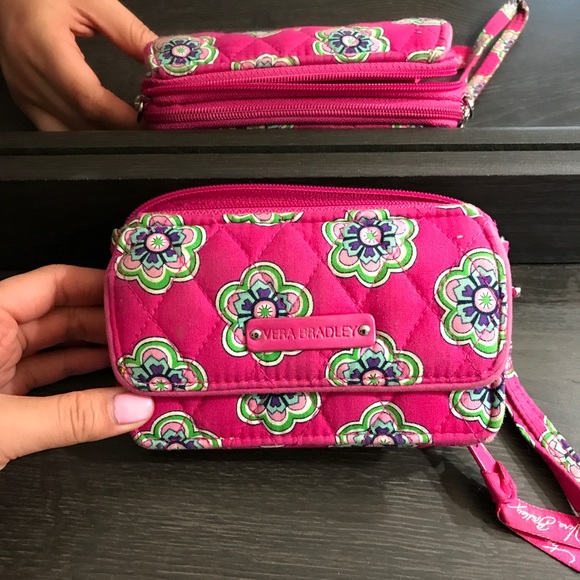 Vera Bradley wallet and pocket for phone !! 🎊🎊🎊 - Picture 1 of 7