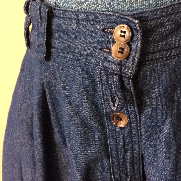 That 70’s Skirt in Denim - Picture 3 of 3