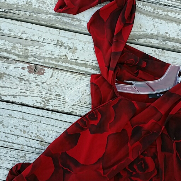 Express sleeveless Valentine’s Red w/black roses or Christmas roses. Extra small - Picture 6 of 7