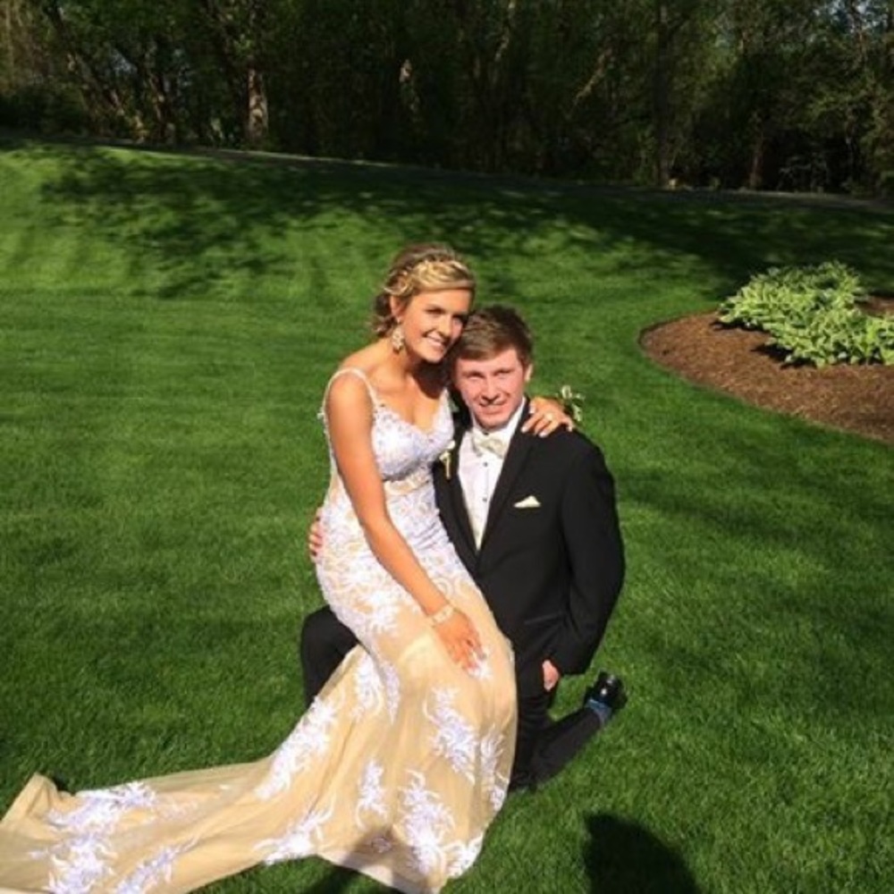 Prom Dress - Picture 3 of 4