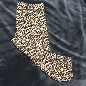 Victoria Secret Pink leopard legging capris