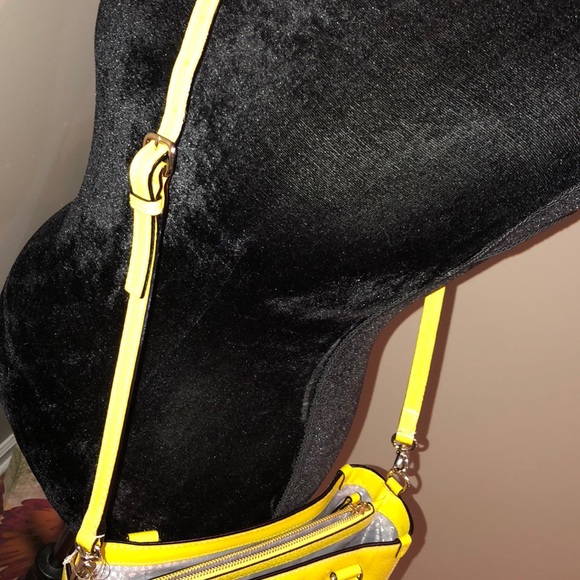 Yellow Wellesley Small Quinn Kate Spade satchel - Picture 4 of 6