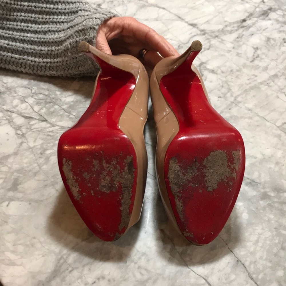 Christian Louboutin nude patent peep toe heel - Picture 4 of 7