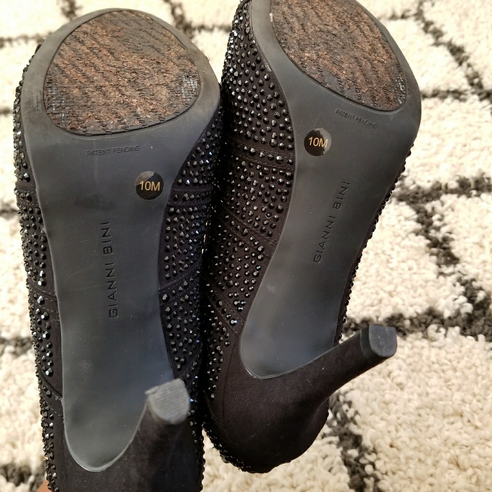 SOLD*Gianni Bini Studded Heels! - Picture 2 of 6