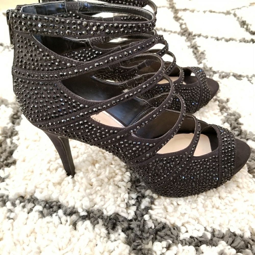 SOLD*Gianni Bini Studded Heels! - Picture 4 of 6
