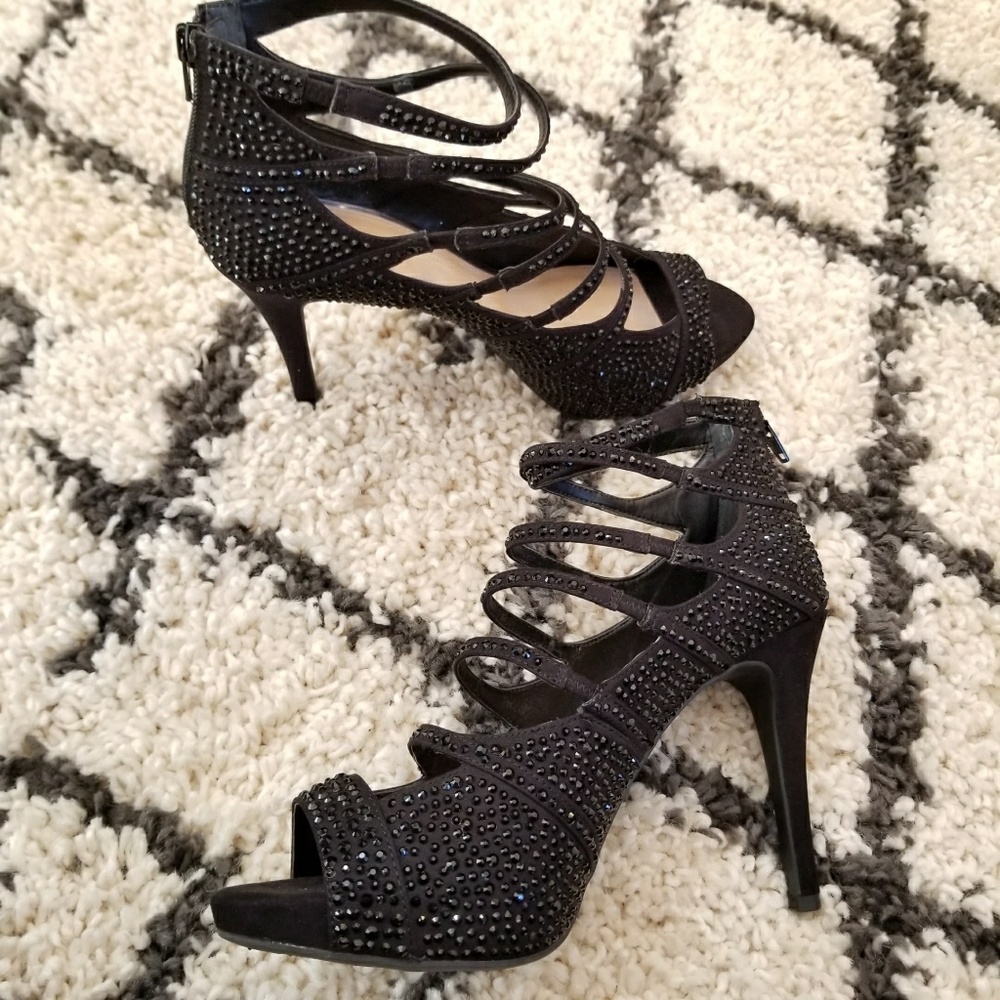 SOLD*Gianni Bini Studded Heels! - Picture 5 of 6