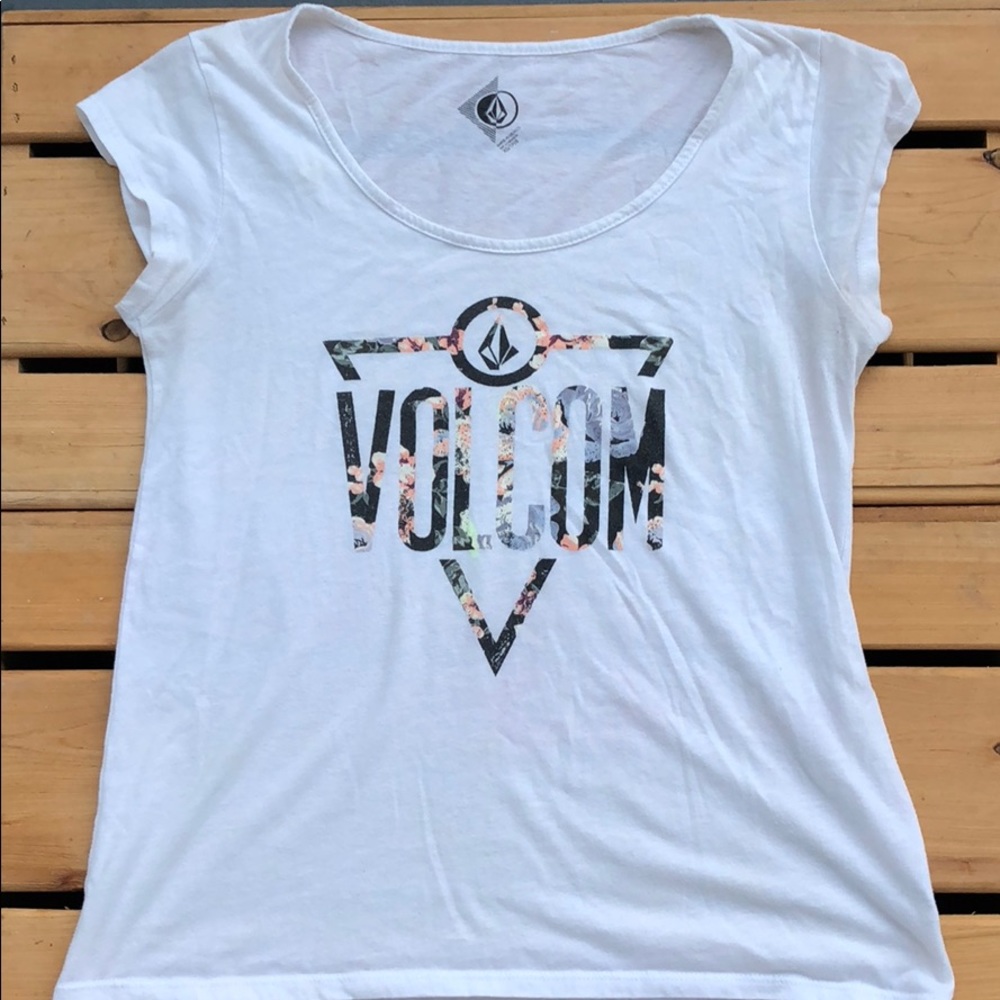 XS VOLCOM T-SHIRT