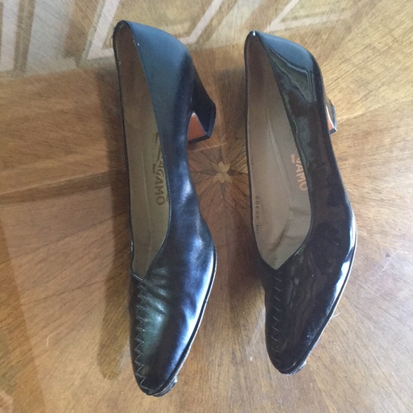 Ferragamo vintage blk. Patent leather Pumps. Sz 10 - Picture 2 of 6