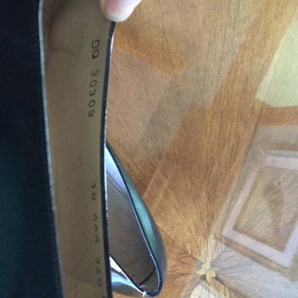 Ferragamo vintage blk. Patent leather Pumps. Sz 10 - Picture 5 of 6