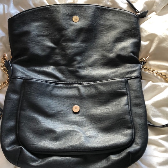 Aldo black with gold purse - Picture 2 of 4