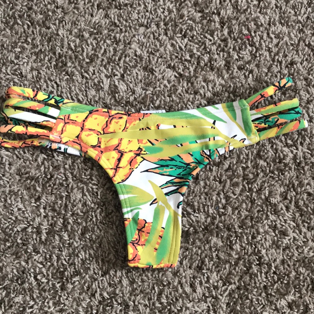 Bikini bottoms