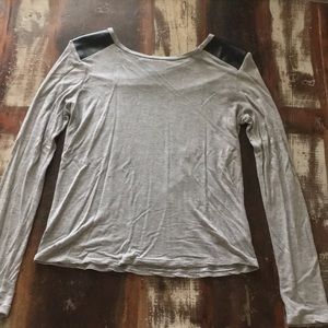 Grey long sleeve t-shirt