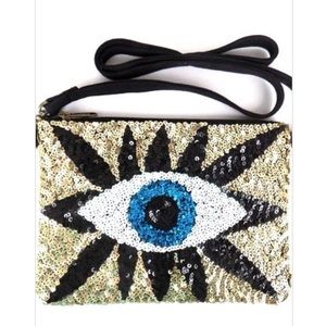 Attachable shoulder strap with sequins