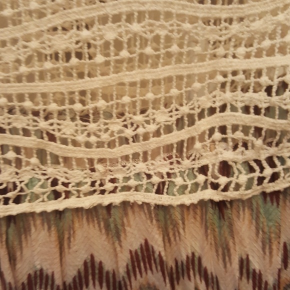 Hazel shirt with chevron stripe and lace top sz s - Picture 4 of 5