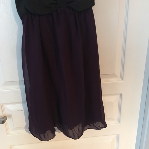 Beautiful PURPLE DRESS with bow, never worn - Picture 4 of 4