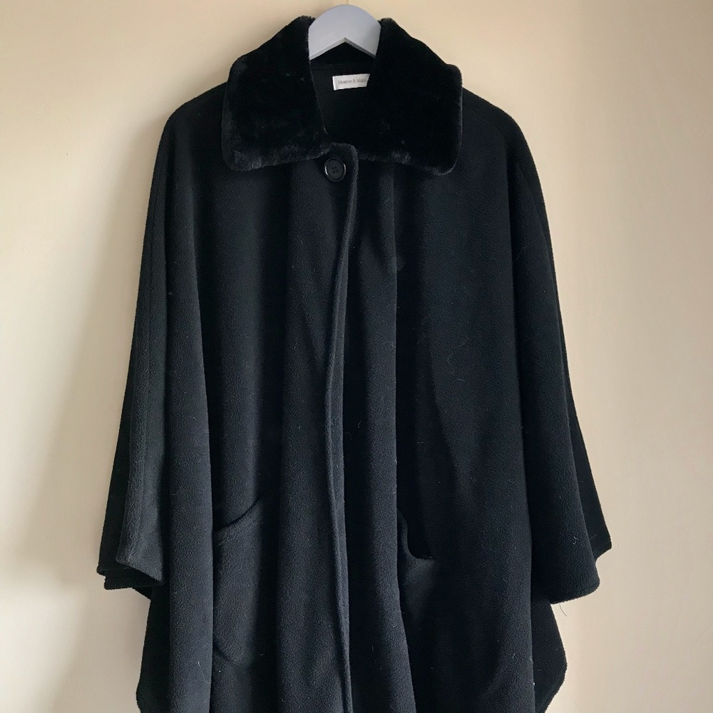 Monroe & Main Black Cape with Fur Collar