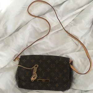 Louis Vuitton Favorite MM clutch