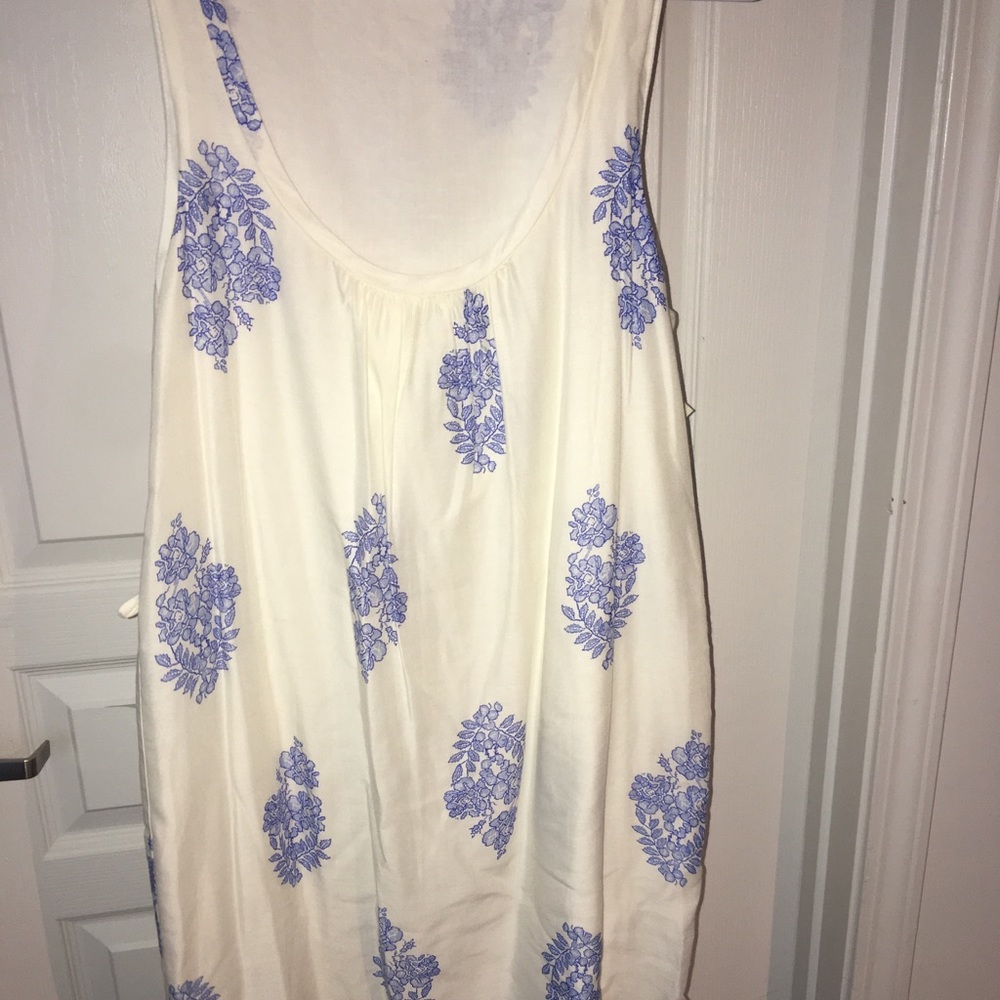 NWT beautiful floral dress