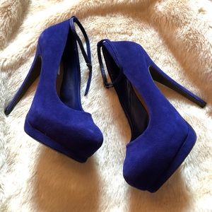 Steve Madden obsesses blue platform heels