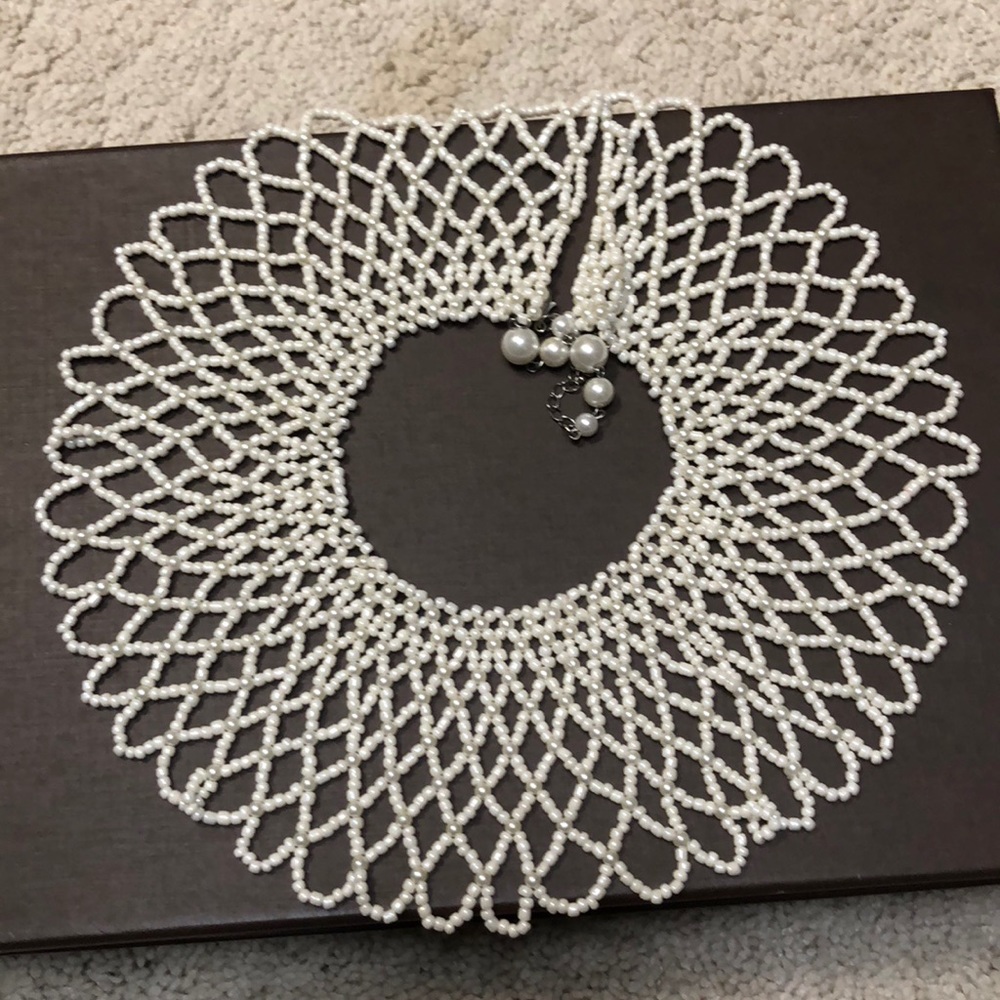 Super cute Pearl choker