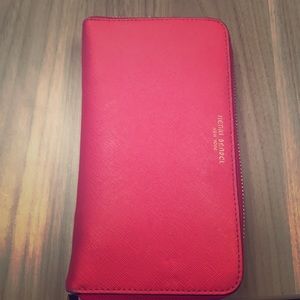 Henri Bendel xl 57th wallet