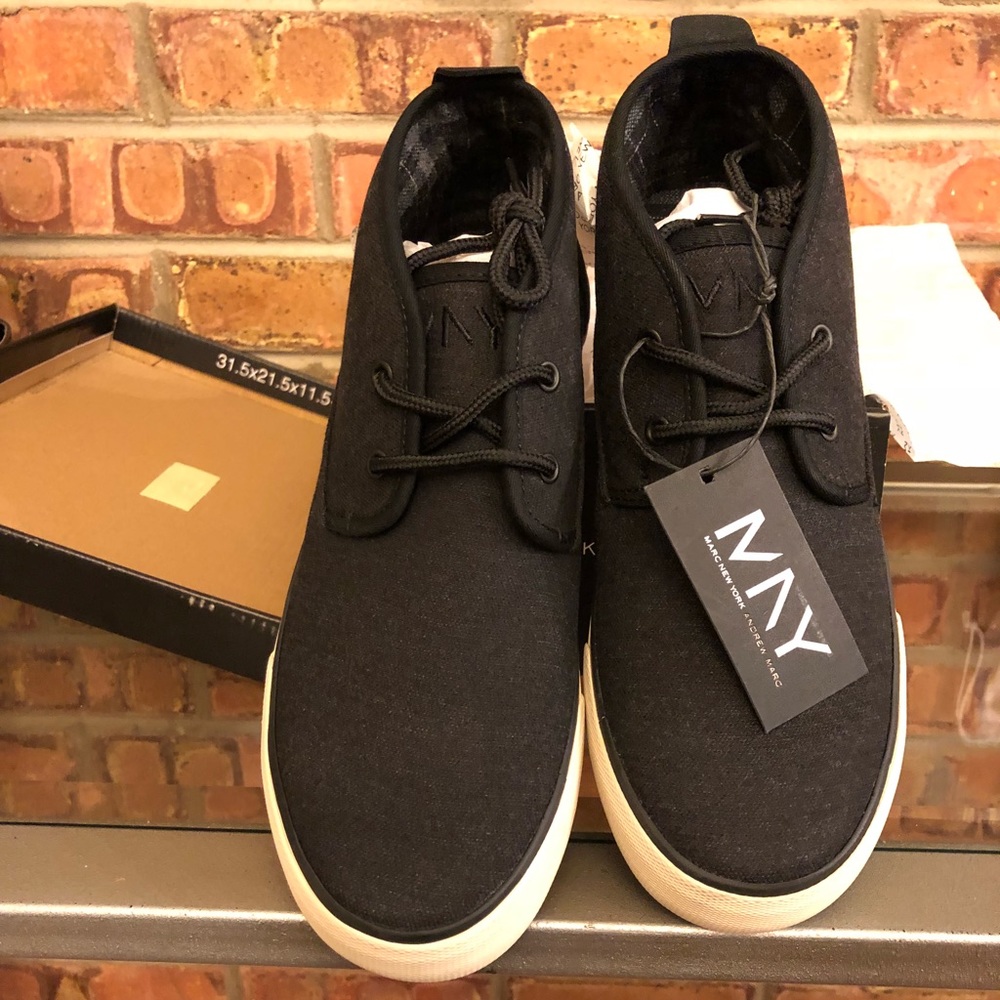 NIB Andrew Marc Bergen Chukka Sneaker Retail $98