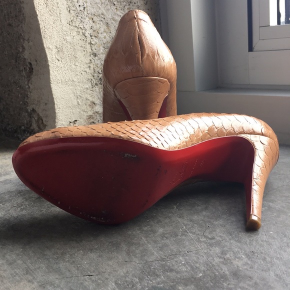 Christian Louboutin Nude Python Pump - Picture 6 of 8