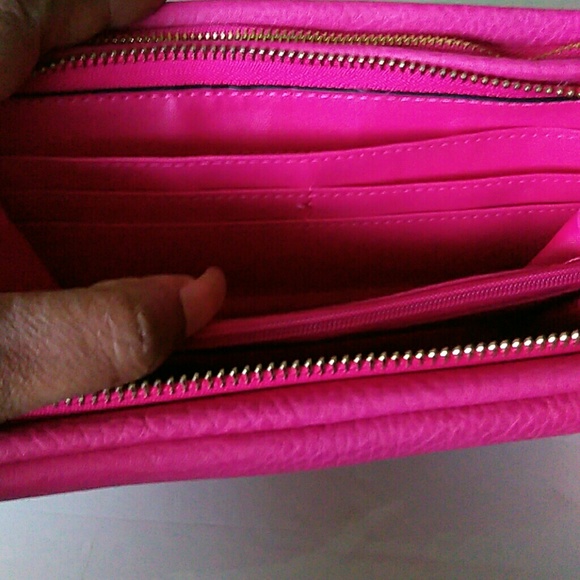 Hot Pink Wristlet - Picture 4 of 8
