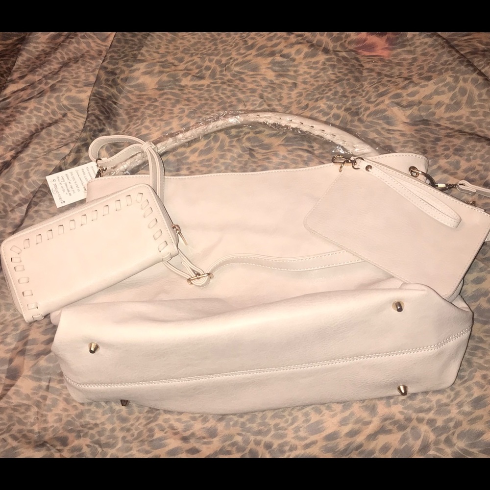 Gorgeous NWT tote w/wallet and zip pouchette!!!