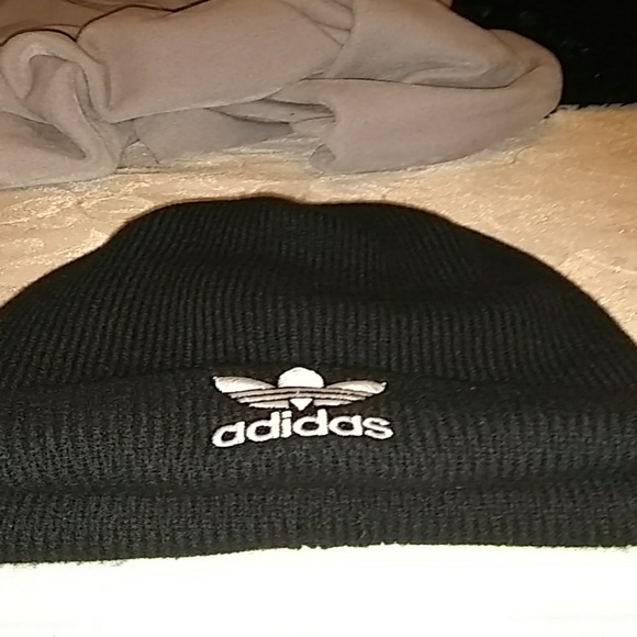 Adidas Beanie - Picture 1 of 1