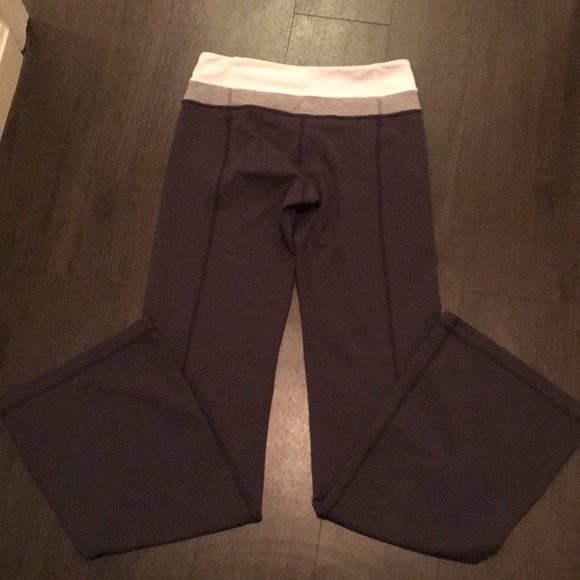 SOLD. Lululemon grove pants size 4. SOLD - Picture 3 of 8