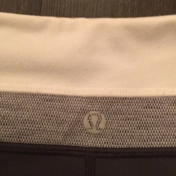 SOLD. Lululemon grove pants size 4. SOLD - Picture 5 of 8