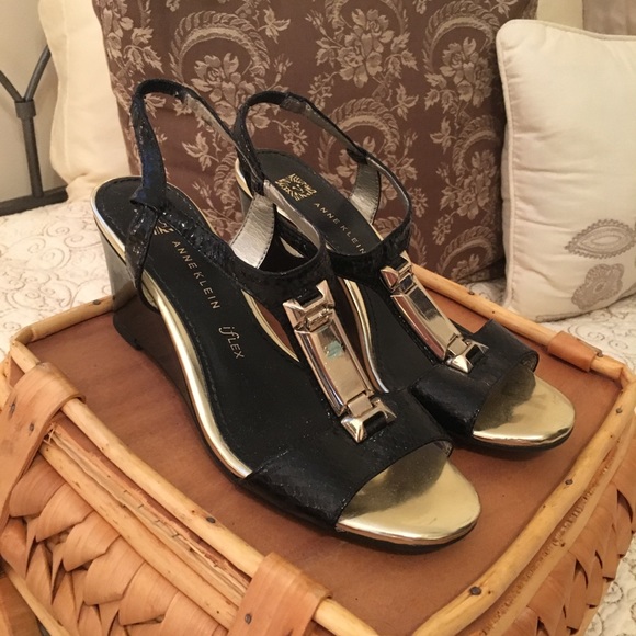 Anne Klein Black Heels - Picture 1 of 3