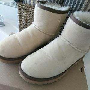 SOLD-Women UGG Boots Size 7