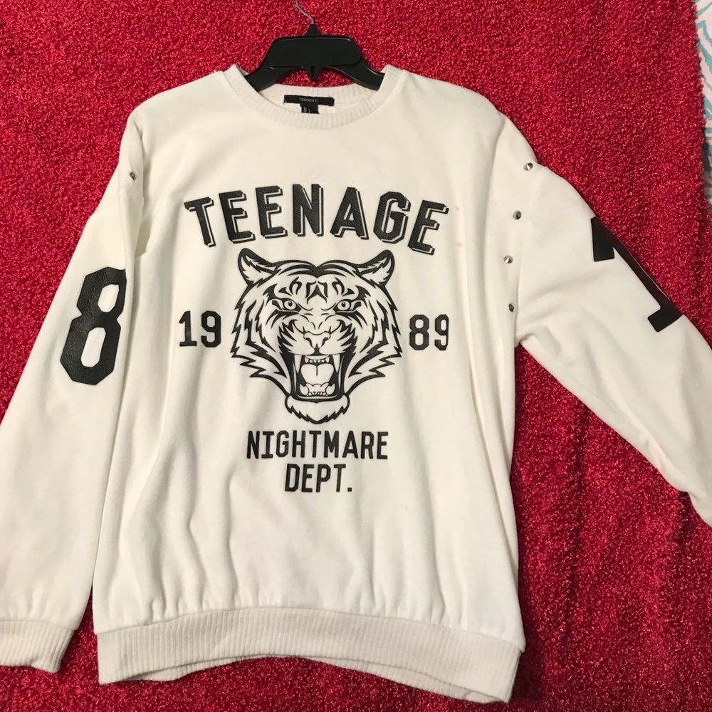Sweatshirt