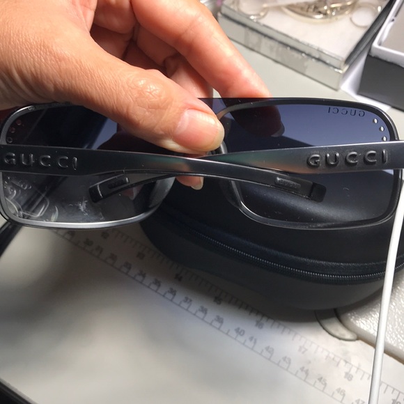 Authentic 100% GUCCI Sunglasses - Picture 2 of 6