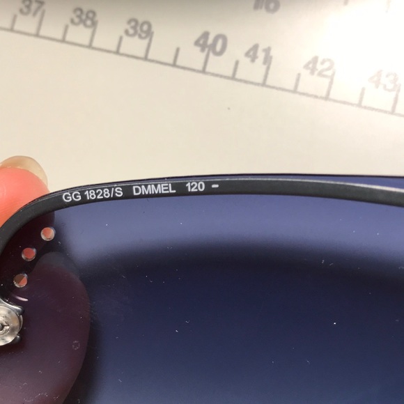 Authentic 100% GUCCI Sunglasses - Picture 3 of 6